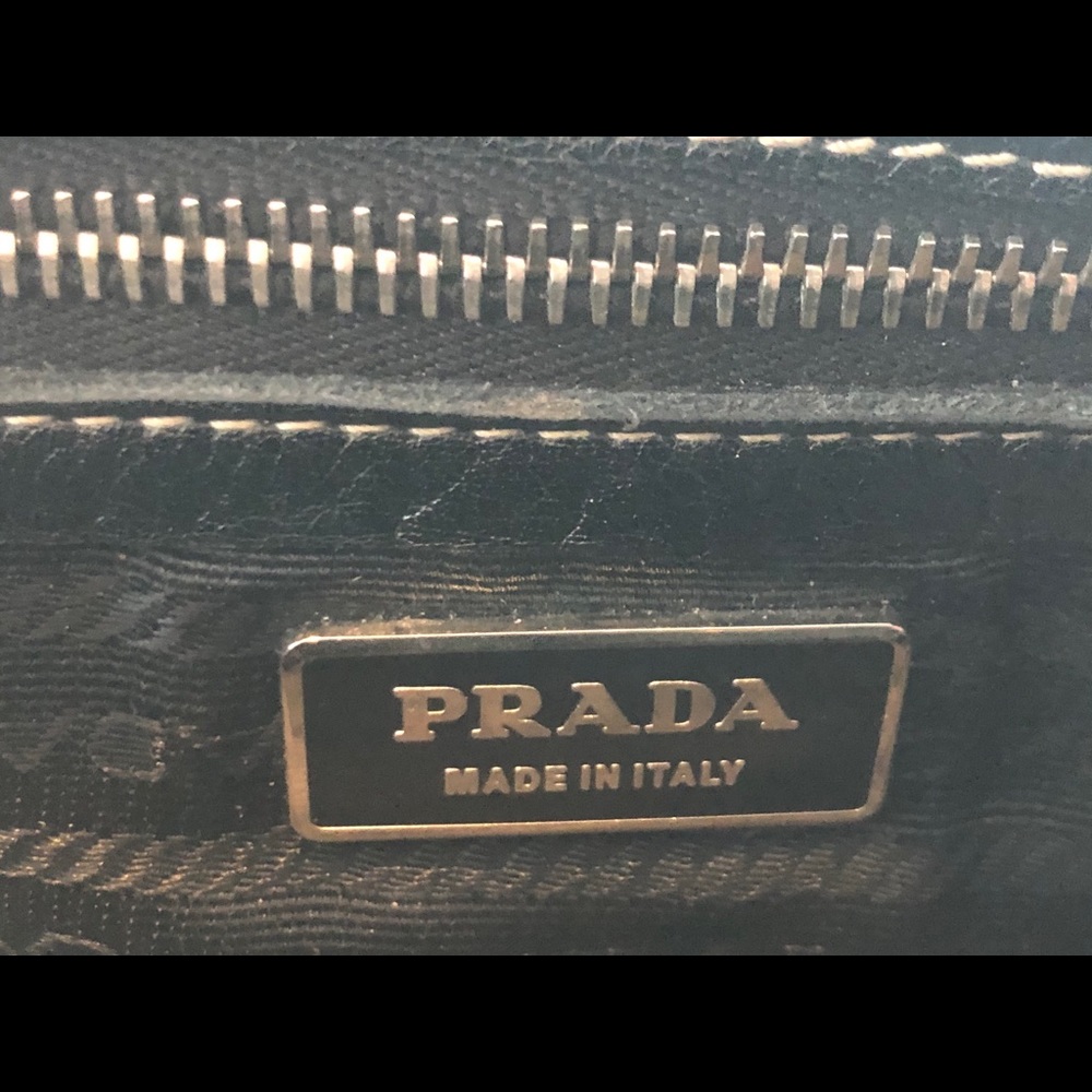 Prada Handbag from Milano Cert of Auth see photo - Picture 11 of 16